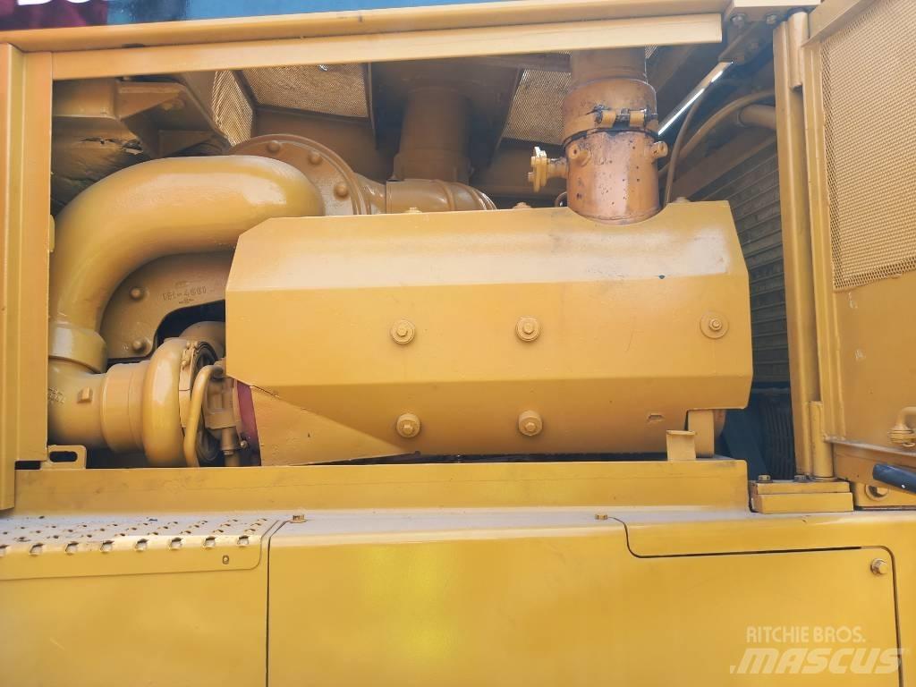 CAT D8R (Abu Dhabi) Rupsdozers