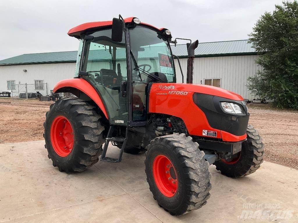 Kubota M 7060 Tractoren
