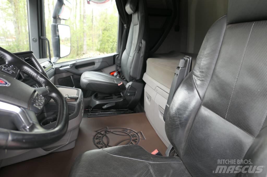 Scania R500 B6x2*4NB Vrachtwagen met containersysteem