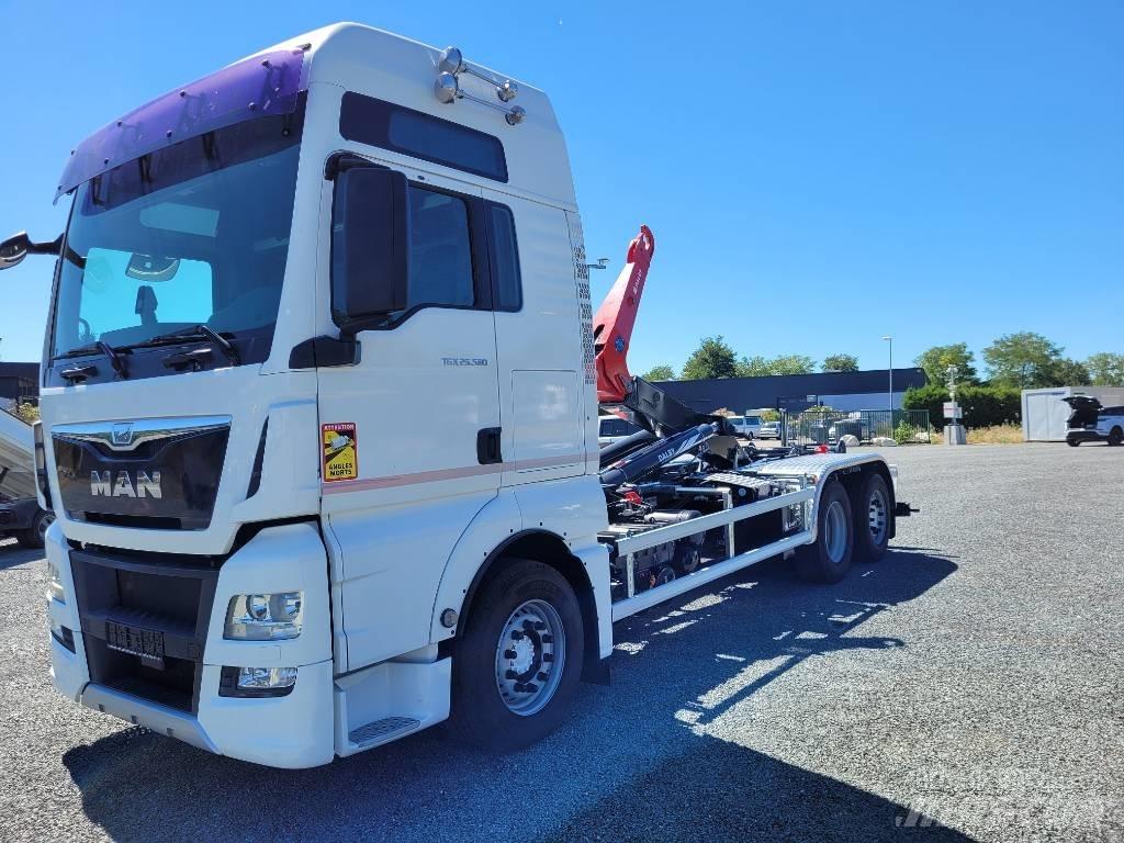 MAN 26.560 Vrachtwagen met containersysteem