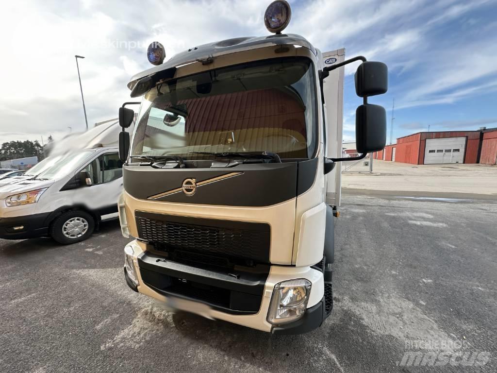 Volvo FL 210 Bakwagens met gesloten opbouw
