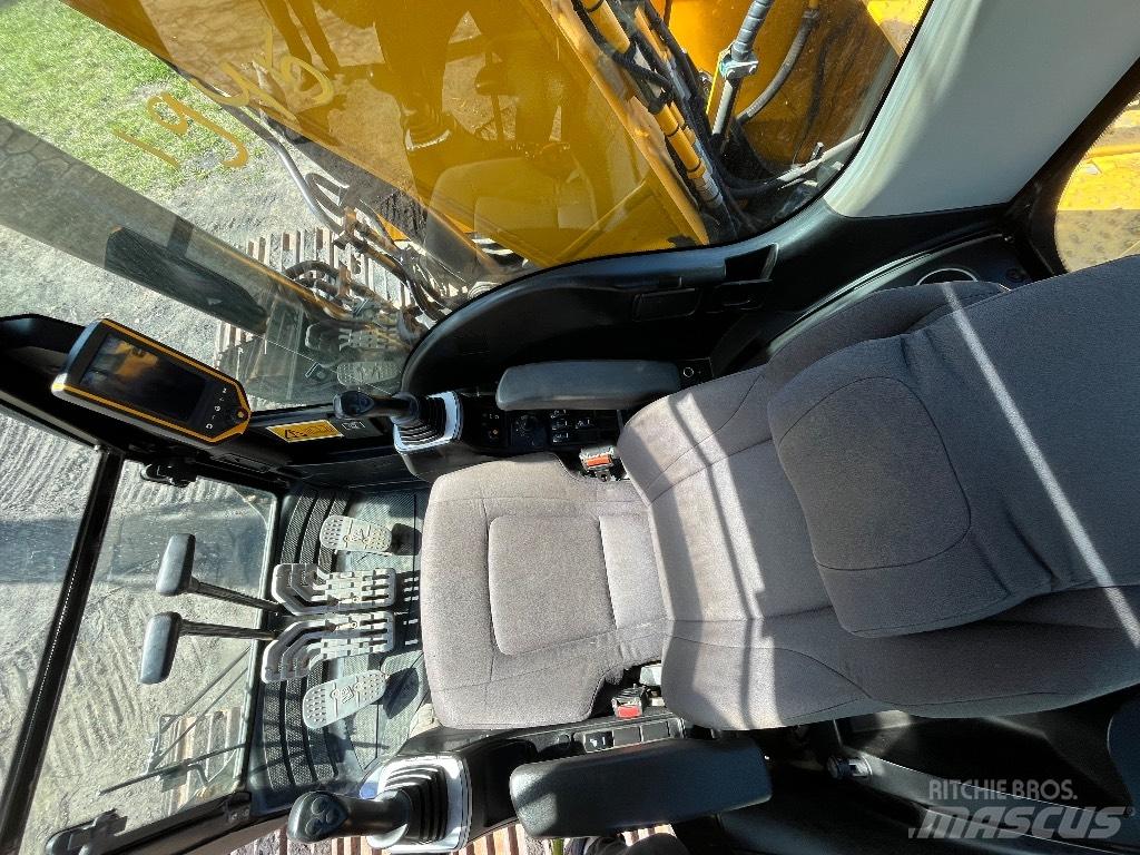 JCB JS 220 LC Rupsgraafmachines