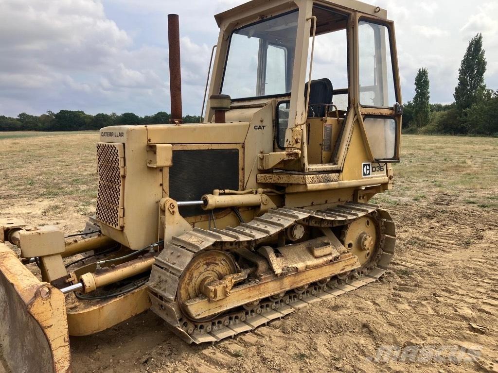 CAT D 3 B Rupsdozers