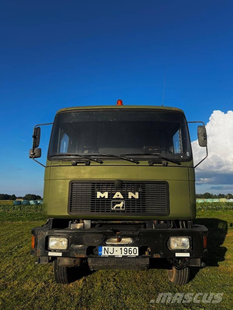 MAN 32.322 Hout-Bakwagens