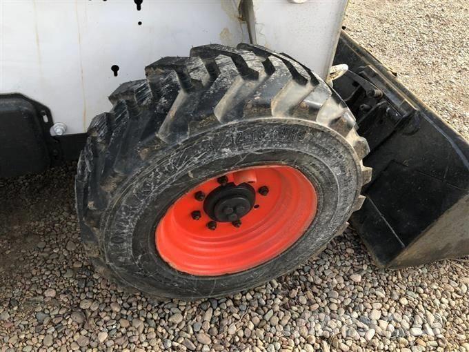 Bobcat S 300 Schrankladers