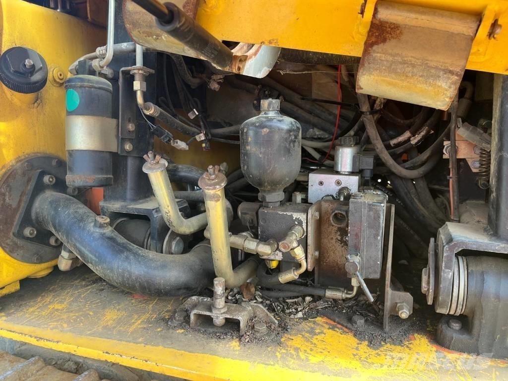 New Holland D180 Rupsdozers