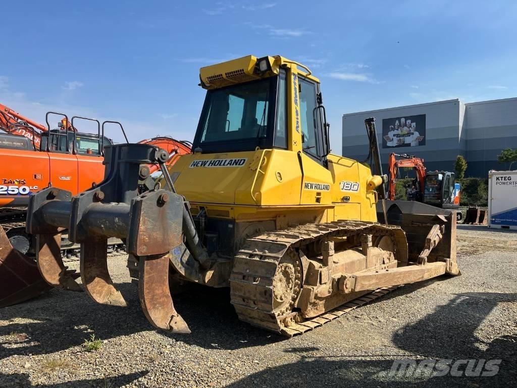 New Holland D180 Rupsdozers