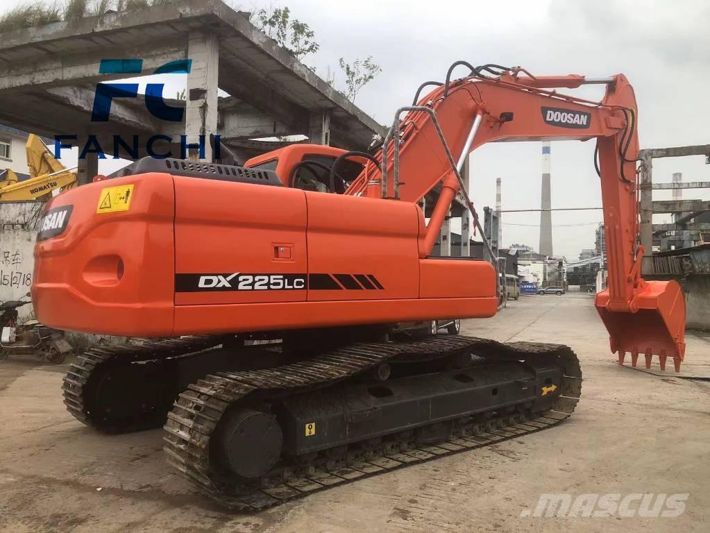 Doosan DX 225 LC Rupsgraafmachines
