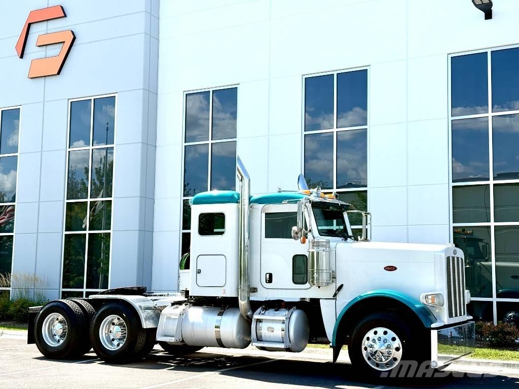 Peterbilt 389 Trekkers