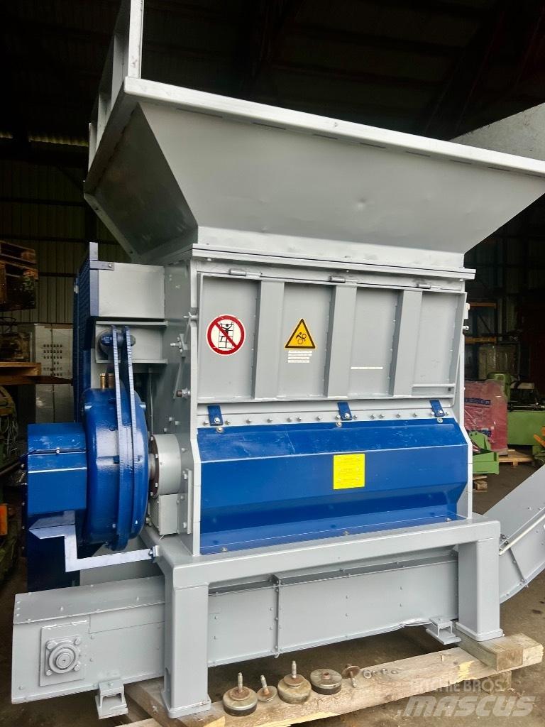 Lindner VEGA 1500 Shredders