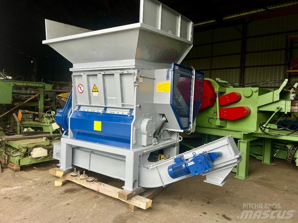 Lindner VEGA 1500 Shredders
