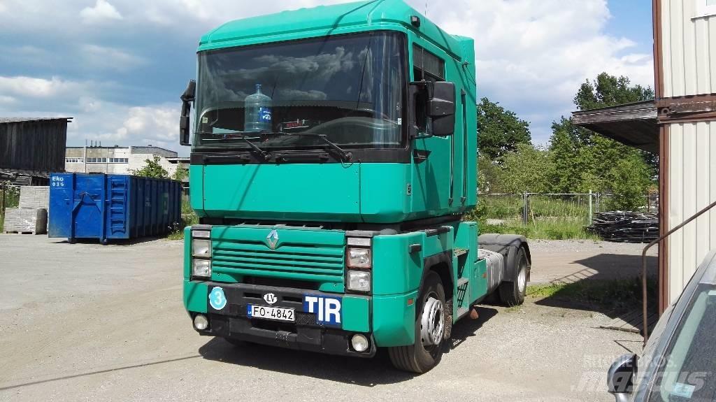 Renault MAGNUM Trekkers