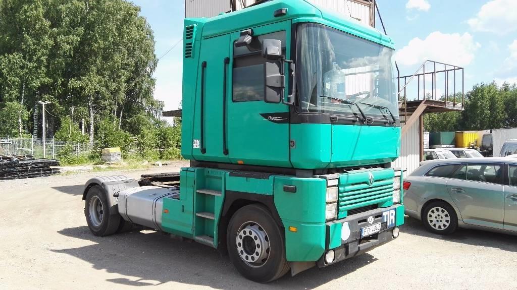 Renault MAGNUM Trekkers