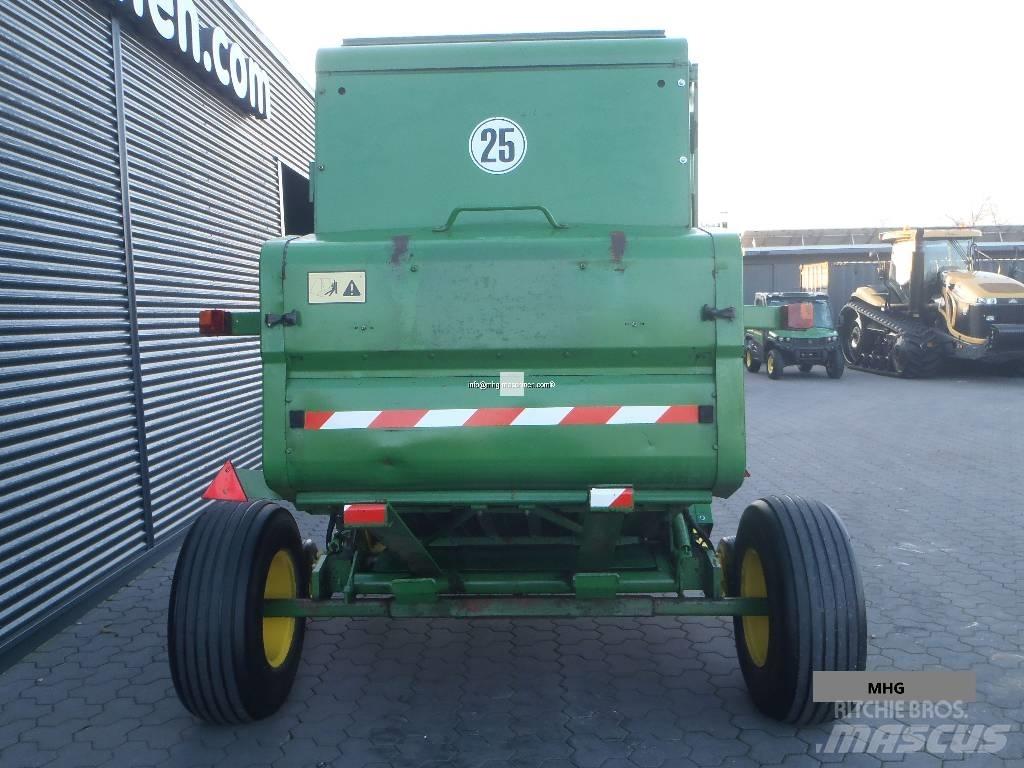 John Deere 590 Ronde-balenpersen
