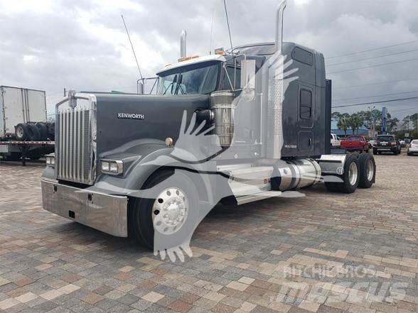 Kenworth W900 Trekkers