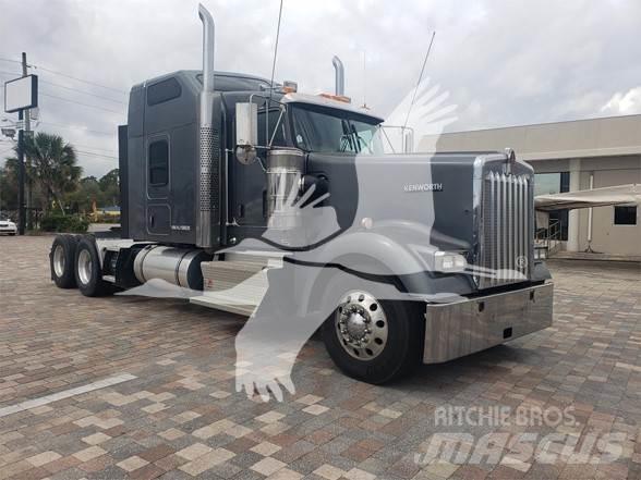 Kenworth W900 Trekkers