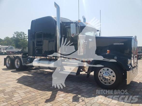 Kenworth W900 Trekkers
