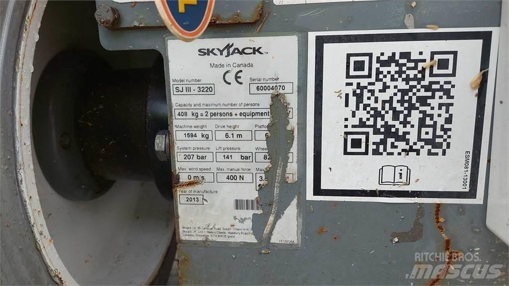 SkyJack SJIII3220 Schaarhoogwerkers