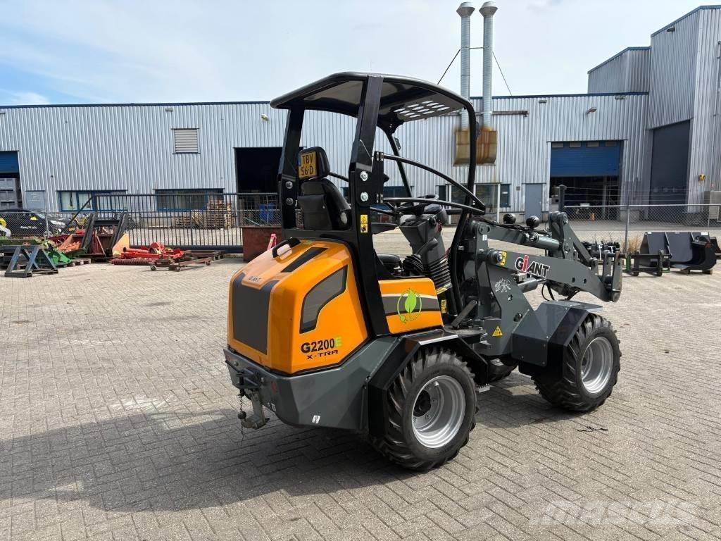 Giant G2200 E Xtra Miniladers
