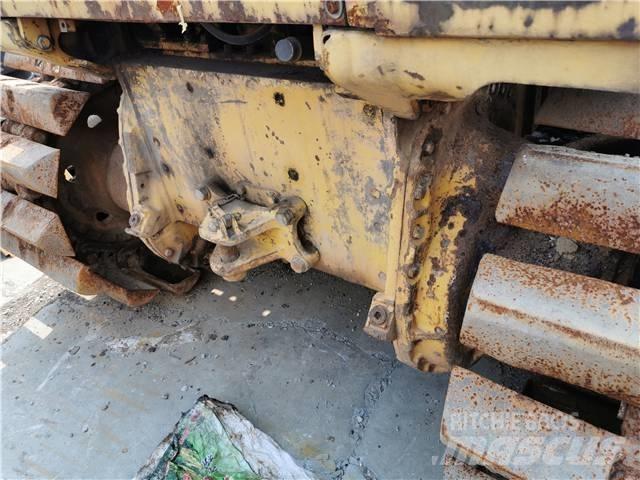 Komatsu D41P Rupsdozers