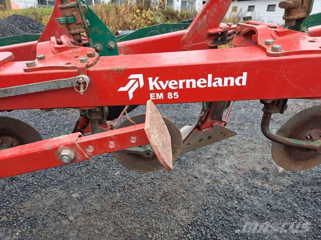 Kverneland EM 85 Wentelploegen