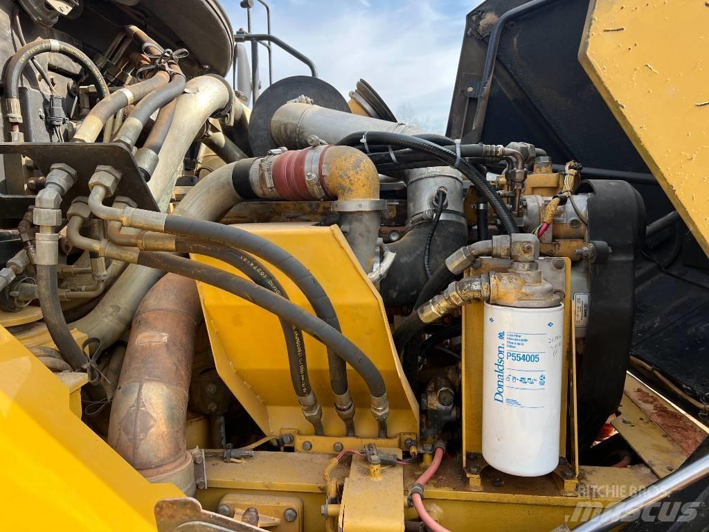 CAT 725 Knik dumptrucks