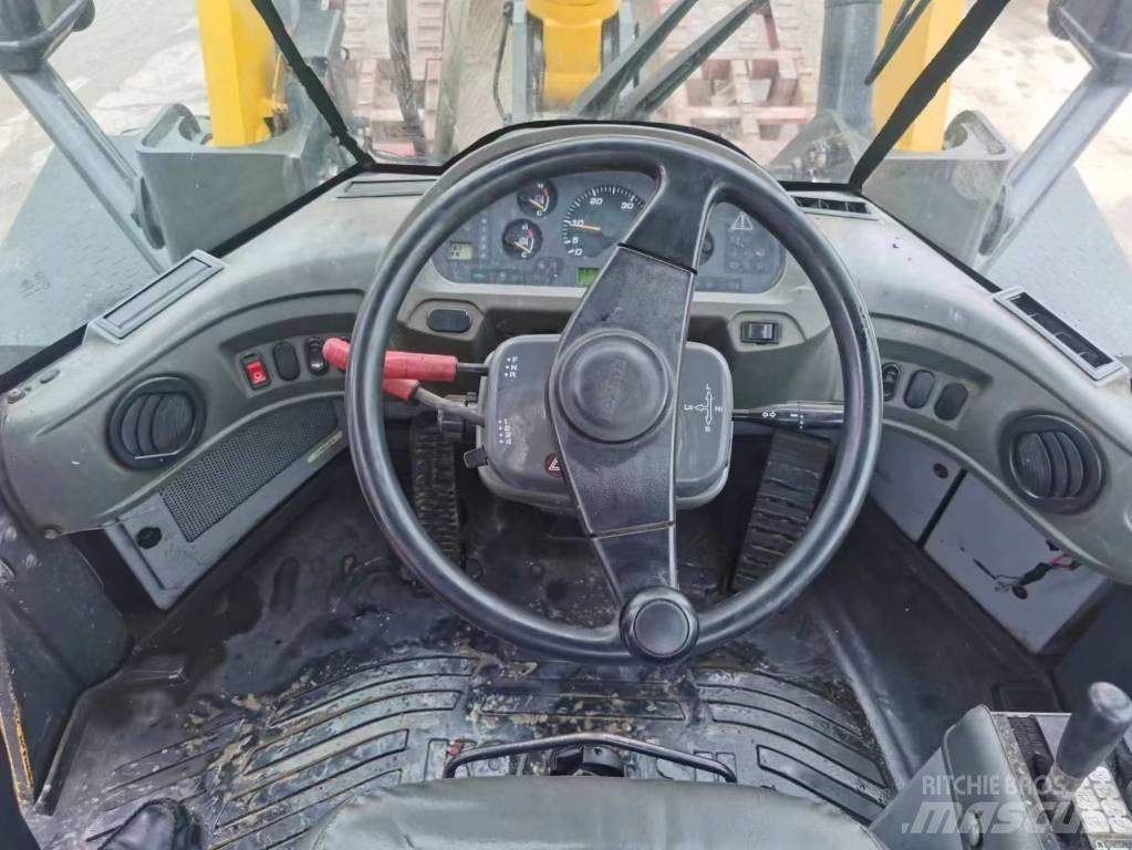 Komatsu WA 380 Wielladers