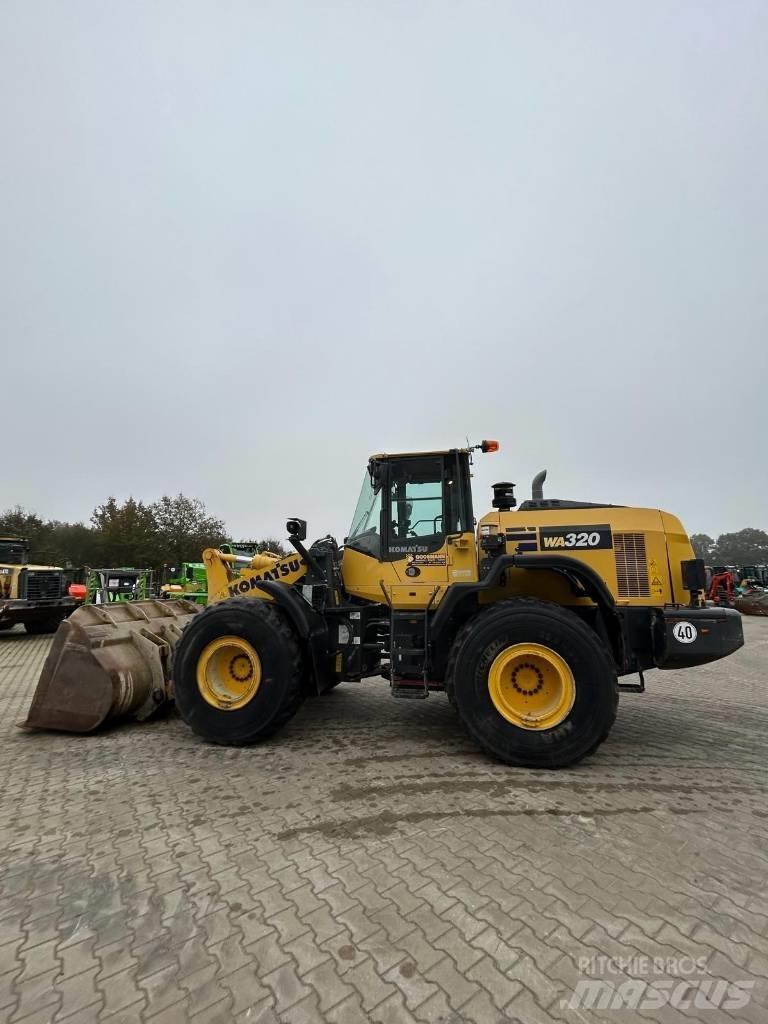 Komatsu WA 320 Wielladers