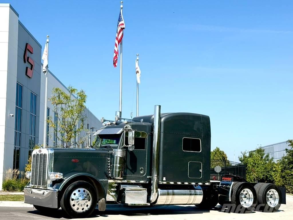 Peterbilt 389 Trekkers