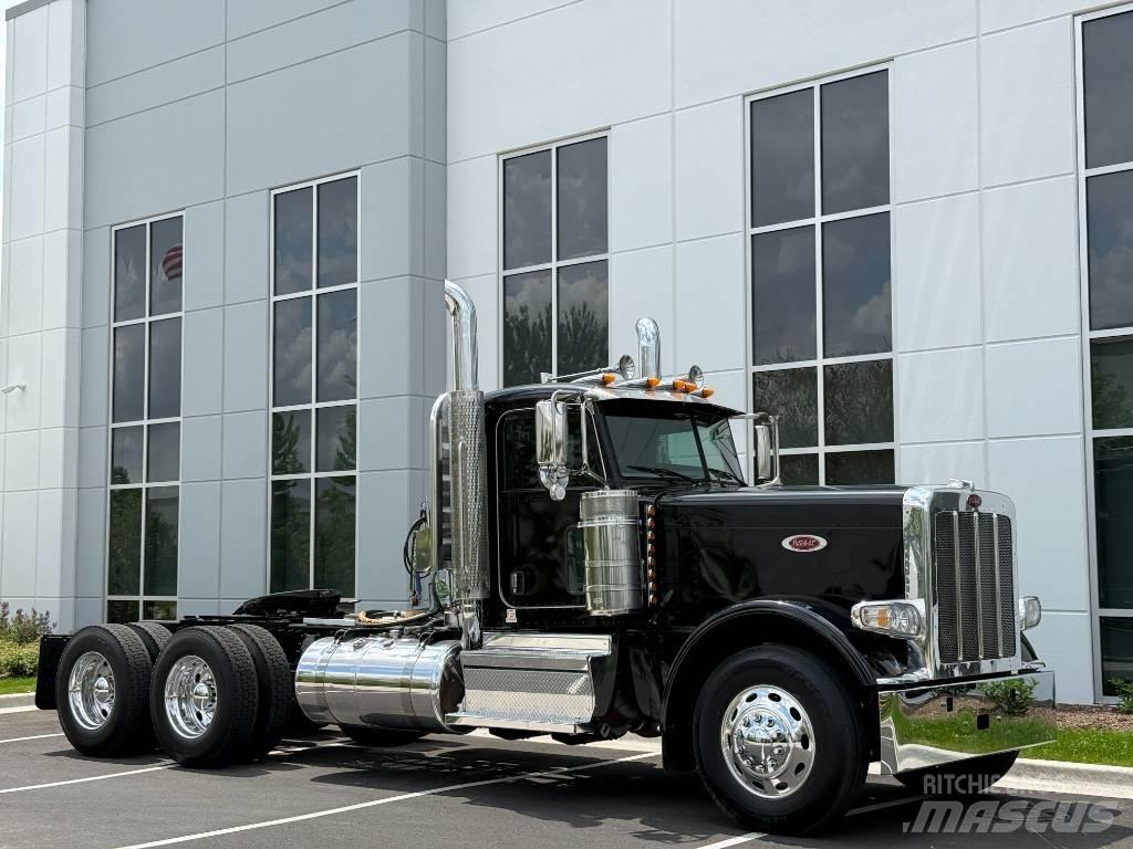 Peterbilt 389 Trekkers
