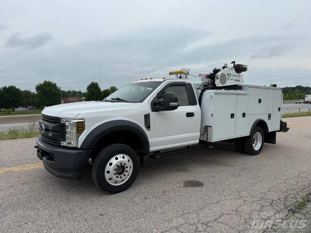 Ford F 550 Bestelwagens met open laadbak