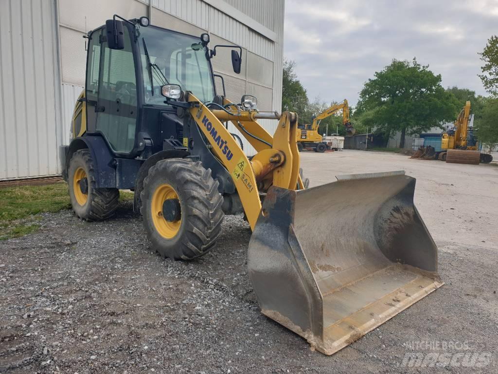 Komatsu WA70M-8 Wielladers