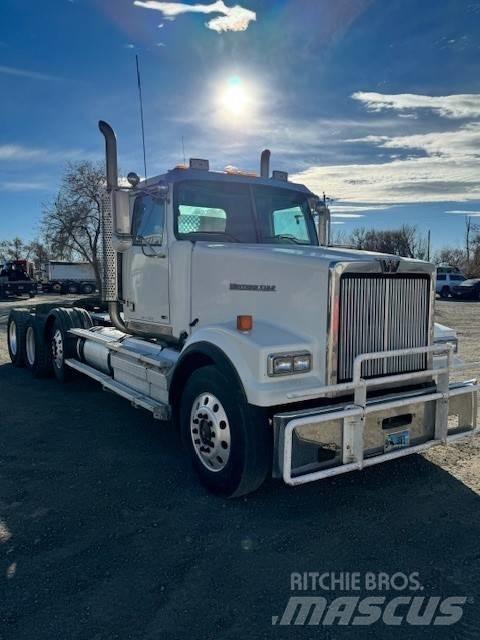 Western Star 4900 Trekkers