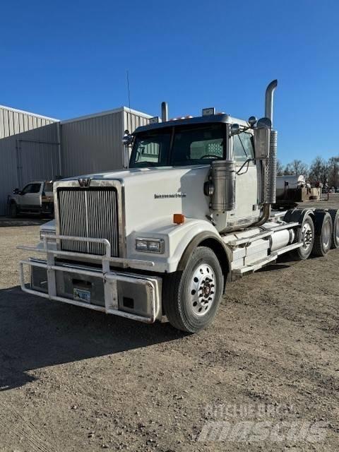 Western Star 4900 Trekkers