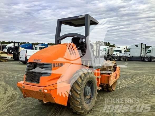 Hamm 3307P Trilrolwalsen