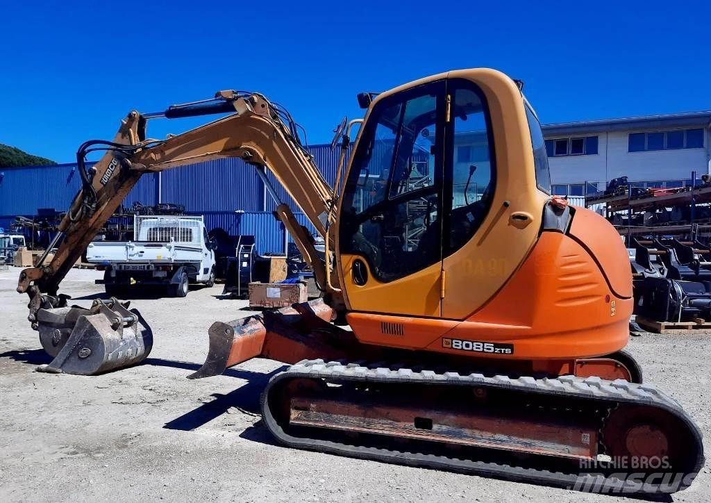 JCB 8085 Midigraafmachines 7t - 12t