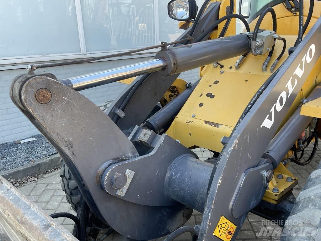 Volvo L 30 G     2018     CE Wielladers