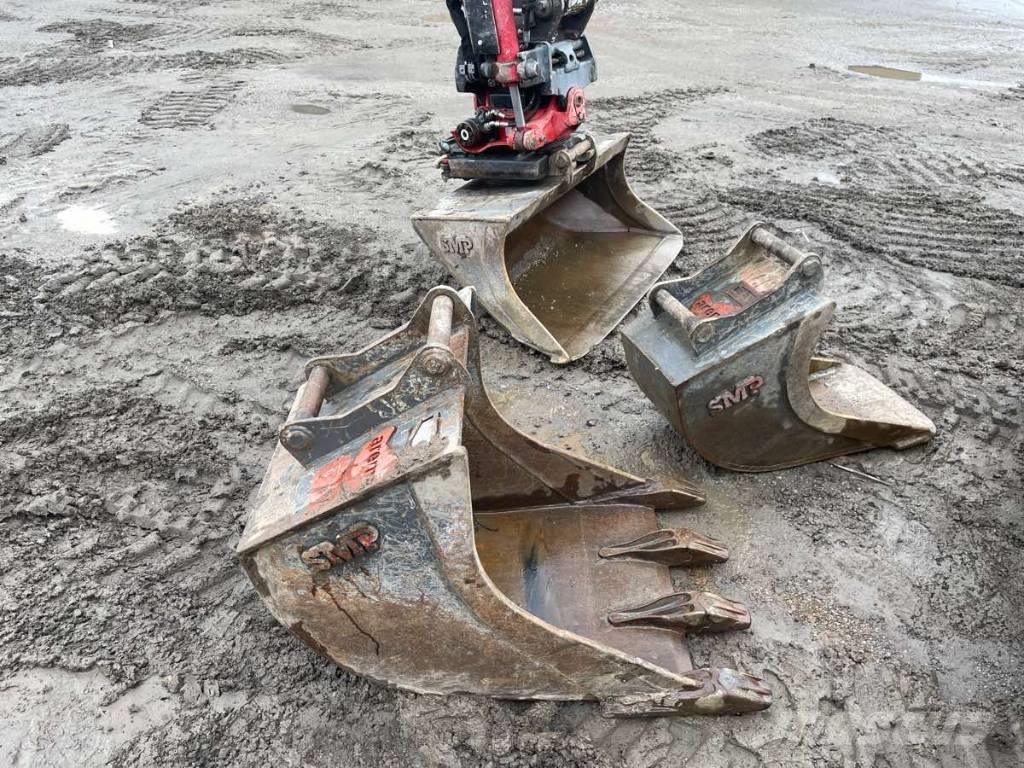 Takeuchi TB 240 Minigraafmachines < 7t