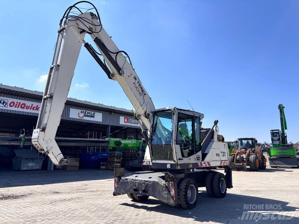 Fuchs MHL 320 Waste / industry handlers