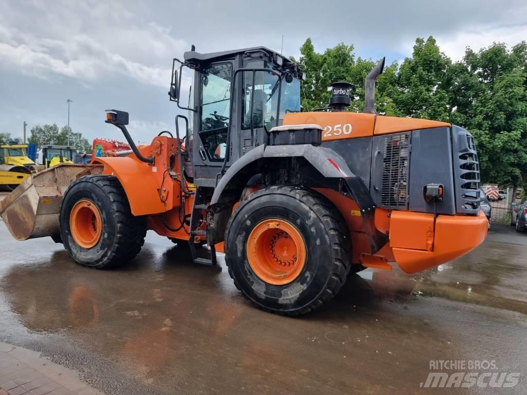 Hitachi ZW 250 Wielladers