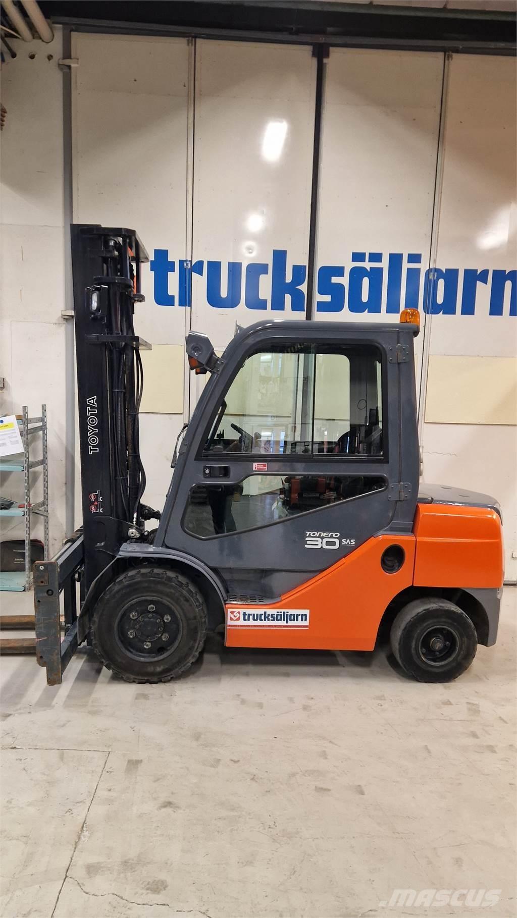 Toyota 8FDF30 Diesel heftrucks