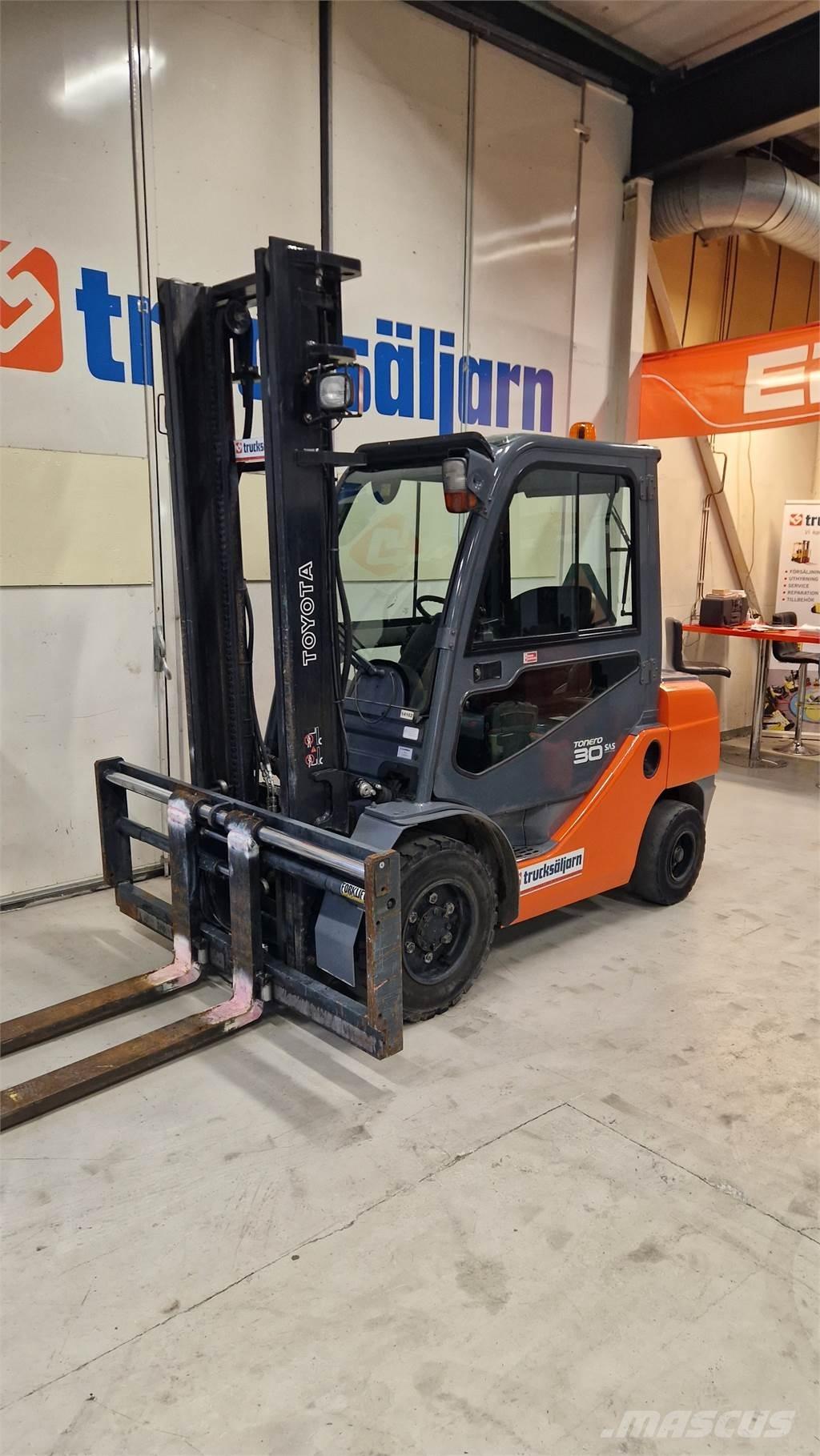 Toyota 8FDF30 Diesel heftrucks