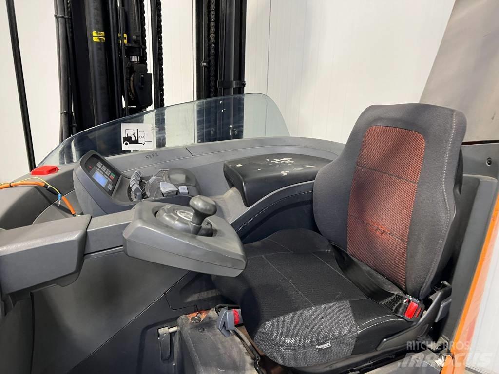 BT RRE160 Reachtruck voor hoog niveau