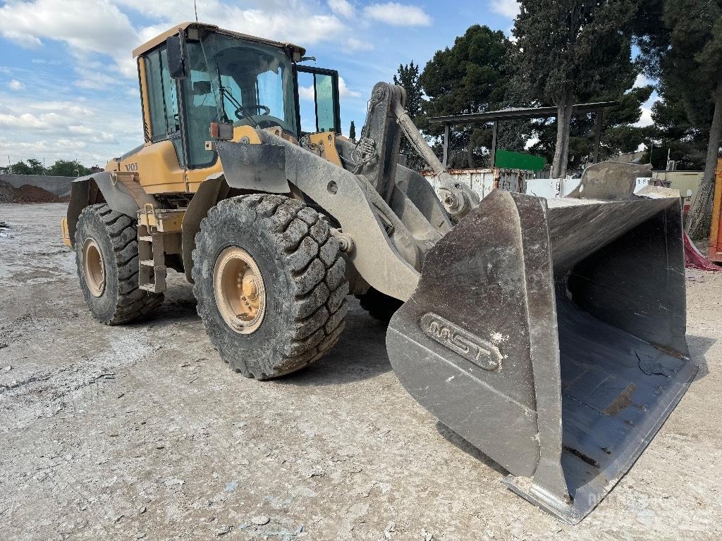 Volvo L 120 F Wielladers