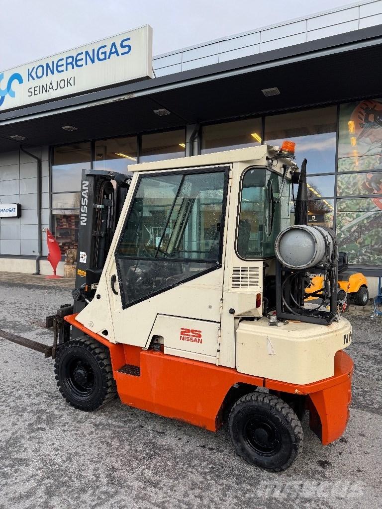 Nissan 25 LPG heftrucks