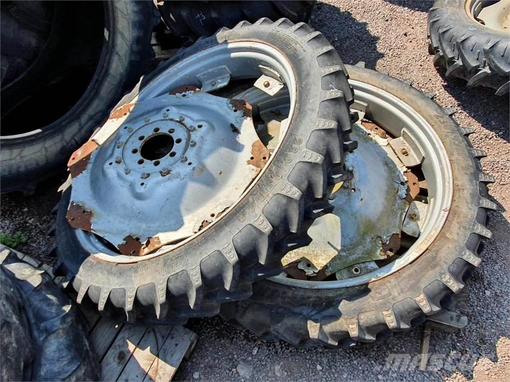 BKT 230/95R44 x2 Banden, wielen en velgen