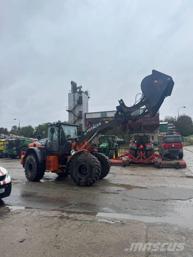 Hitachi ZW220 Wielladers