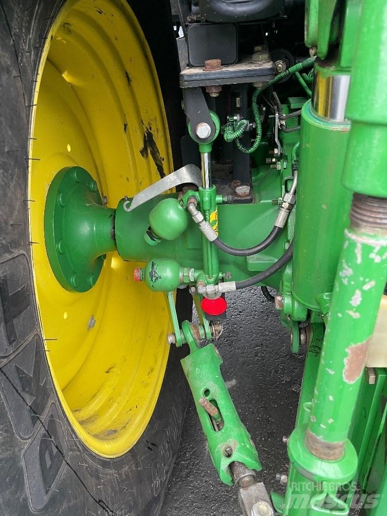 John Deere 6125R Tractoren