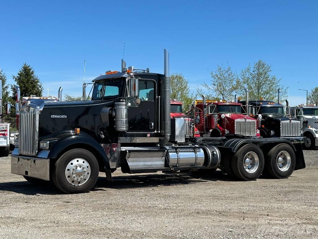 Kenworth W900 Trekkers