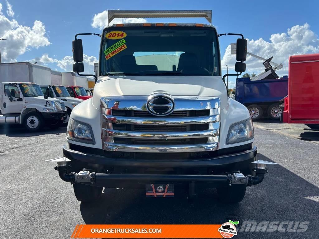 Hino 338 Water tankwagens